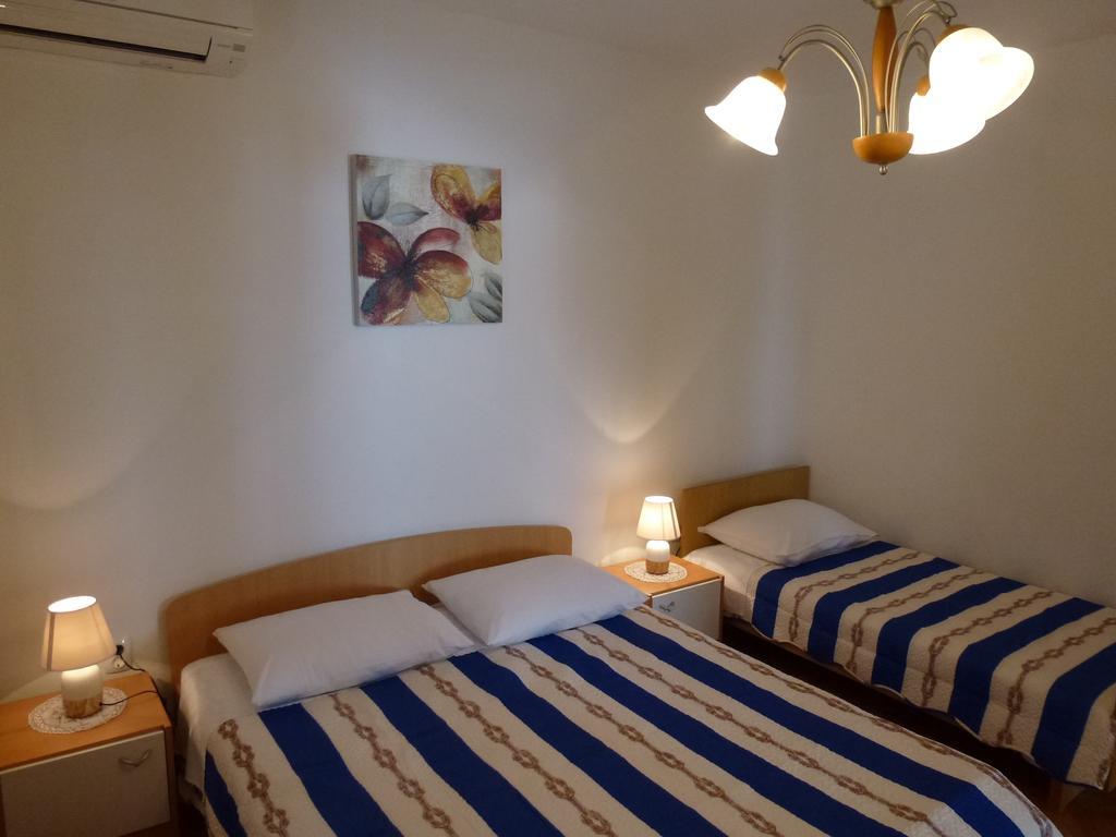 Apartments Tony Stanici - Omiš Екстериор снимка