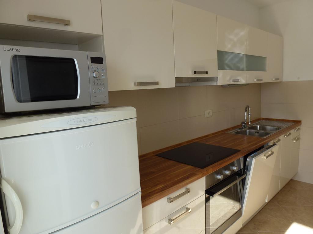 Apartments Tony Stanici - Omiš Екстериор снимка